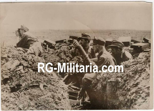 Original WW2 German Press Photo - German soldiers with mortar