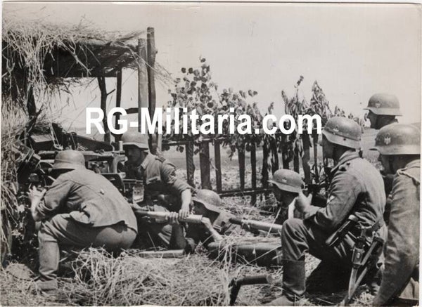 Original WW2 German Press Photo - German soldiers with a canon on the Eastern Front