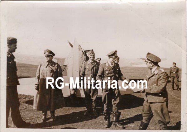 Original WW2 German Press Photo - Knights Cross wearer Ritterkreuzträger Hauptmann Ihlefeld (1942)