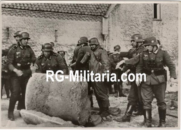 Original WW2 German Press Photo - German troops invading Holland through the south, Blitzkrieg May (1940)