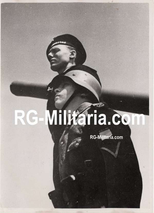 Original WW2 German Press Photo - Dutch Collaboration Kriegsmarine volunteer with 'Nederland insignia' (!!) (1944)