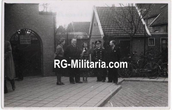 Original WW2 German Photo - Kriegsmarine soldier at Philips Eindhoven, Holland (1943)