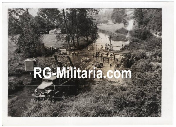 Original WW2 US Press Photo - American bridge building in Normandy, France, Operation Overlord, D-Day (1944)