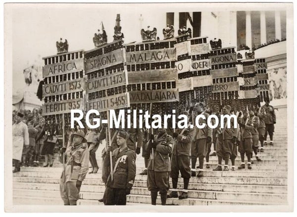 Original WW2 French Press Photo - Italian fascists in Rome remembering the fallen