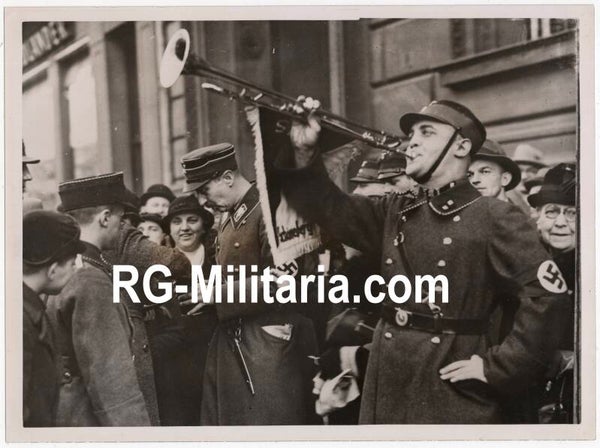 Original WW2 French Press Photo - SA trumpeter Schöneberg in Berlin, visit of Price August Wilhelm (1934)