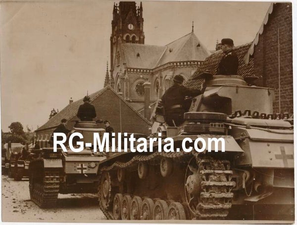 Original WW2 German Press Photo - German Panzer III panzer Tanks on the front (1942)