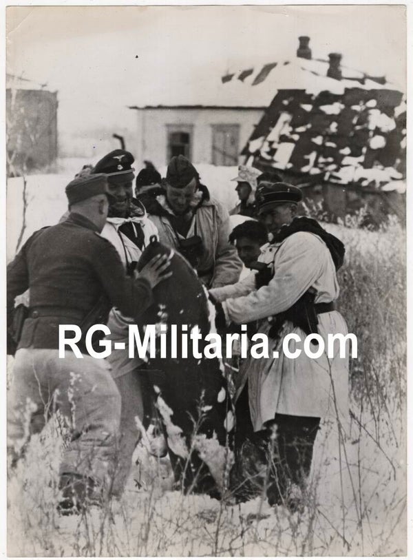 Original WW2 German Waffen SS Press Photo - SS soldiers with a supply dropped gasoline tank (1943)
