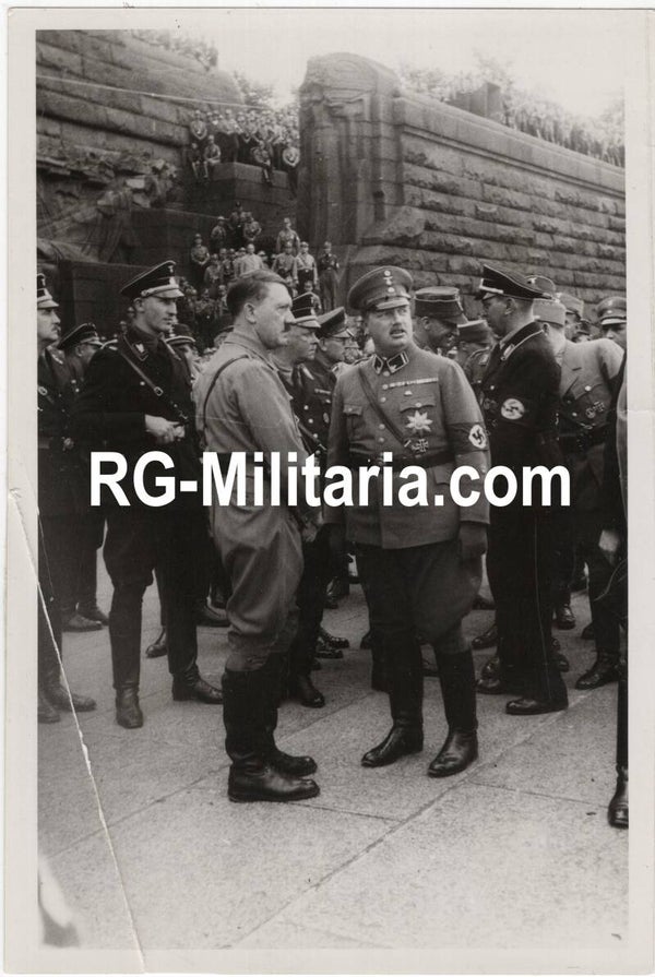 Original WW2 German Press Photo - Adolf Hitler talking with Prinz Ernst Heinrich von Sachsen, with Reinhard Heydrich in the back, Leipzig (1933)