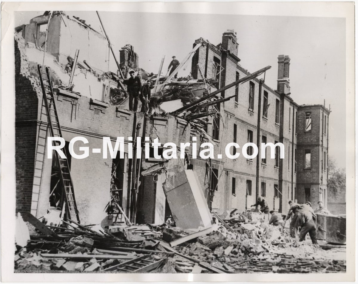 Original WW2 US Press Photo - Bombed hospital by V1 V-weapon train in ...