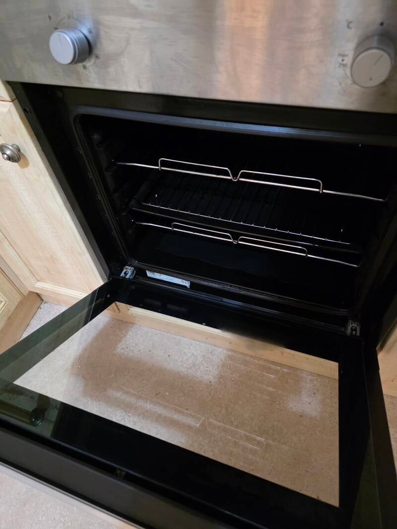 Oven deep cleaning 
