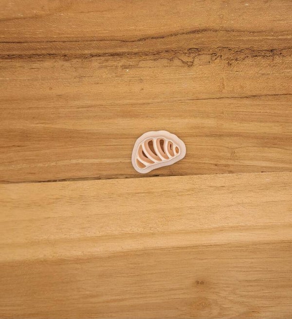Croissant cutter