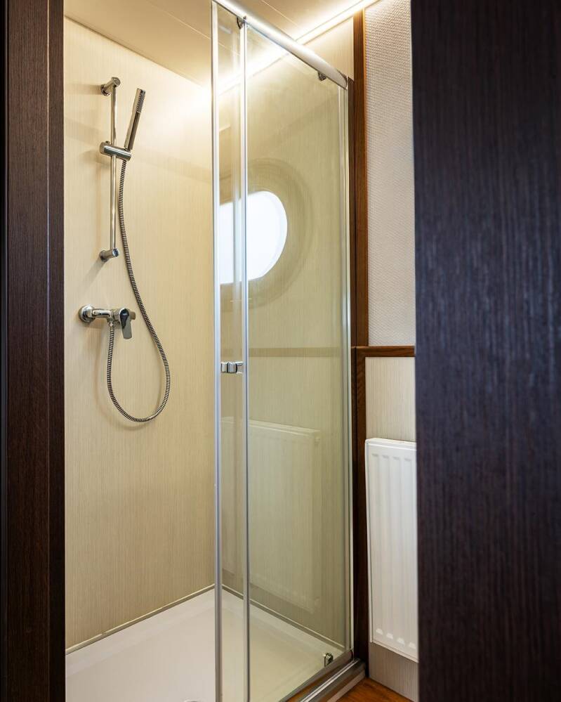 heo-int-bathroom-3-standard.jpg