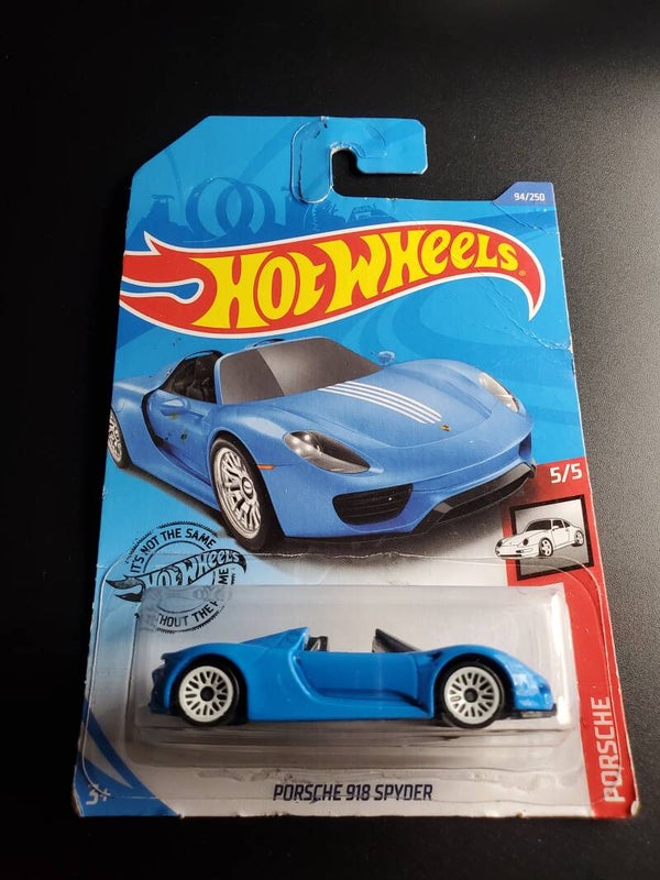 PORSCHE 918 SPYDER