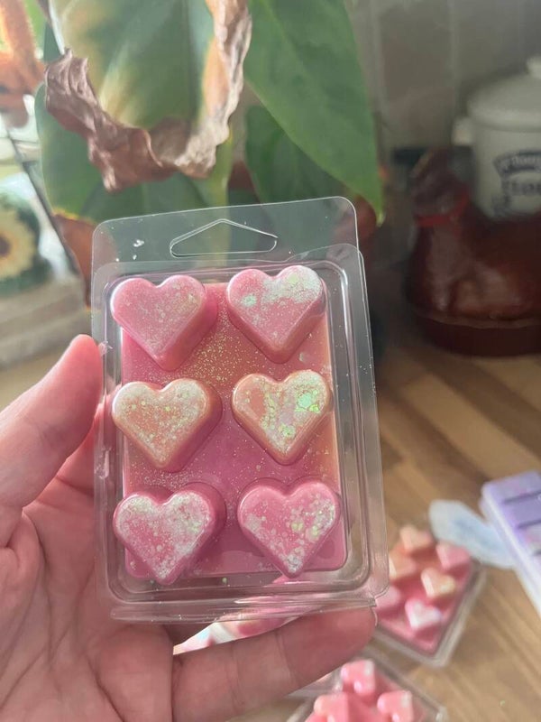 Spa day heart clam shell