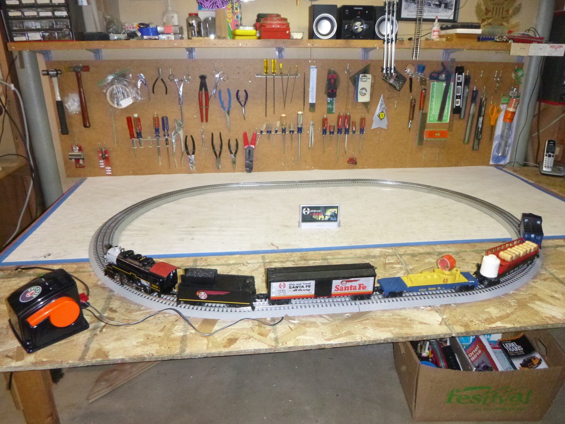 Reconditioned Lionel Fastrack Santa Fe Flyer Freight Train Set 6-30173