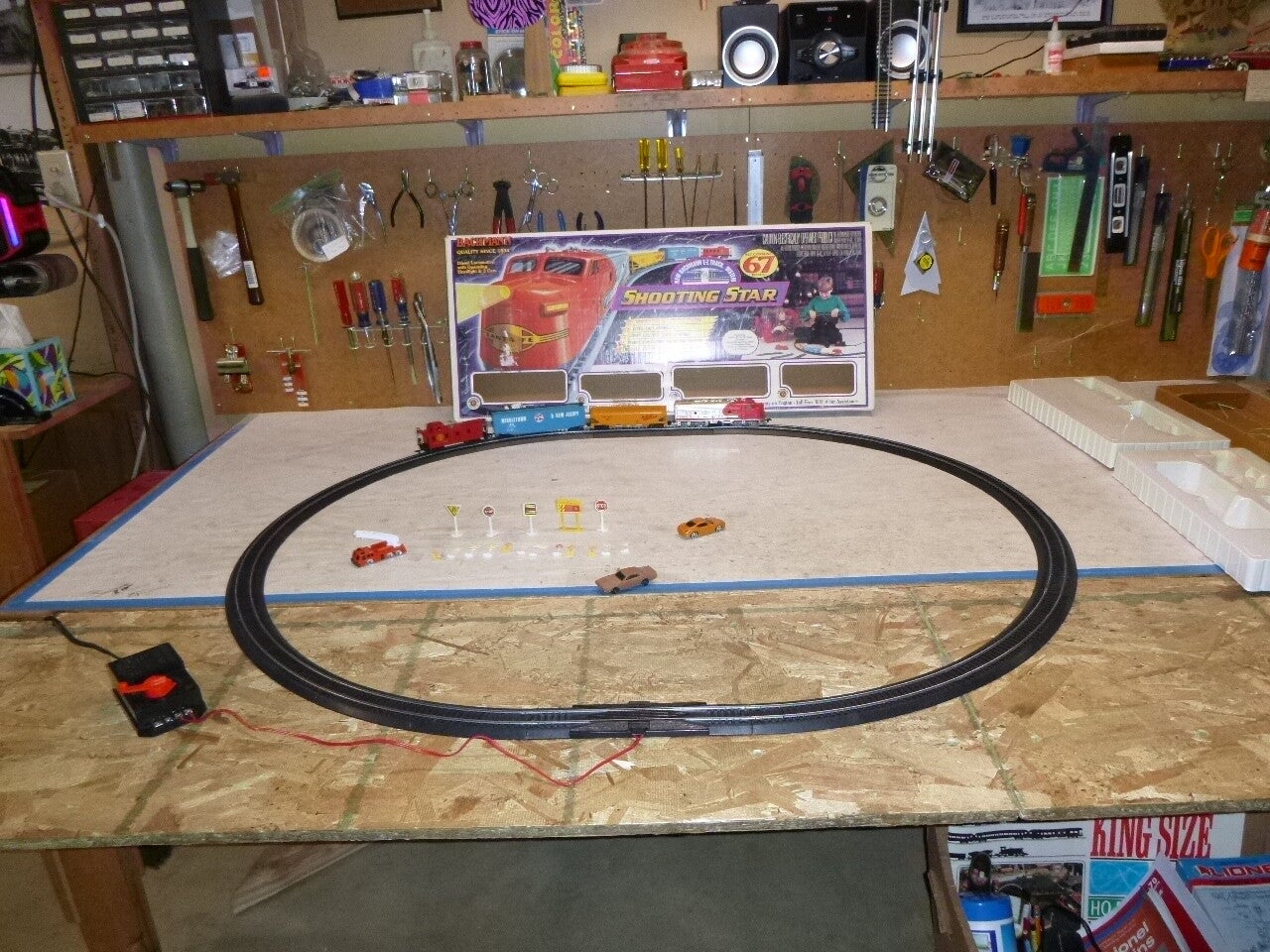 Reconditioned and tested Bachmann HO scale Shooting Star train set in original box 9
