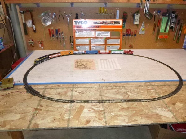 Reconditioned Tyco HO scale diesel freight train set IOB #90