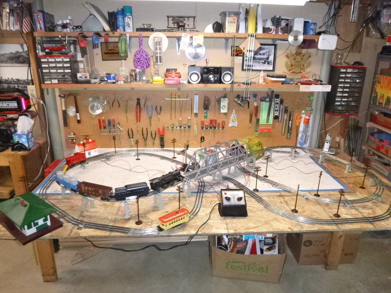 Restored 2-train relay controlled Lionel 4x8 train set layout w/crossover #71
