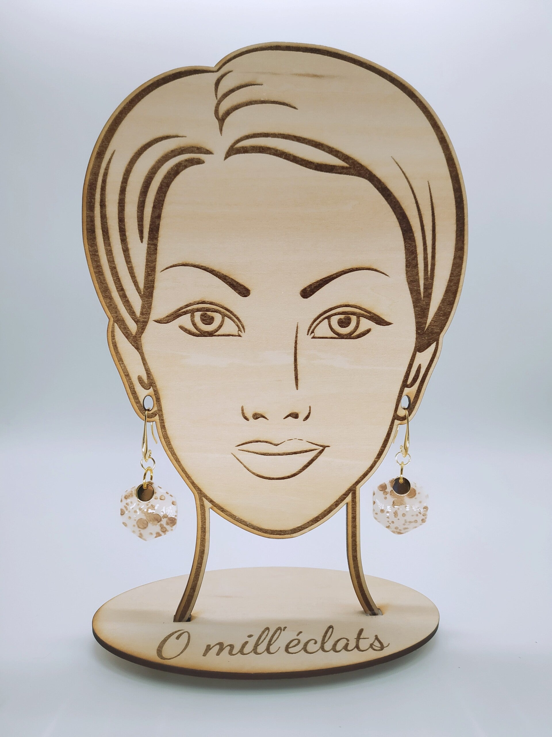 Boucles d'oreilles pendantes Lumière Noisette Argile polymère pro blanc/beige Plaqué or 18k