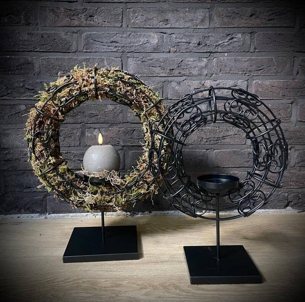 Metalen groot  op voet nr. 141