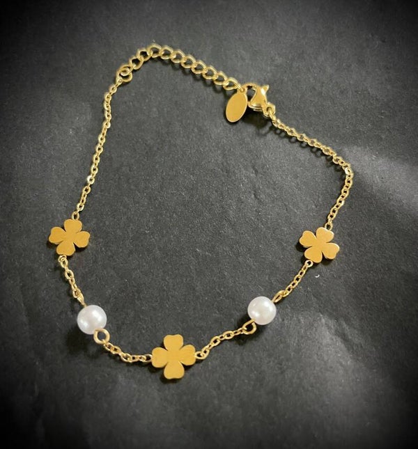 Armband klaver parel goud kleur