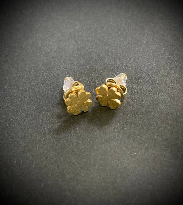 Studs klaver goud kleur