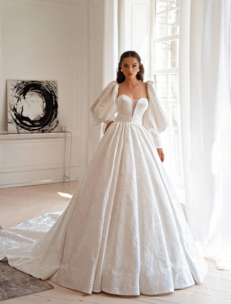 Satin Brautkleid zürich. Brautkleider zürich. Hochzeitskleider zürich. Brautkleider bülach. brautkleider bachenbülach. Hochzeitskleider Bülach. Elegantes Brautkleid aus Satin zürich. Bülach. Bachenbülach. Brautkleider in der Nähe. Brautkleid mit lange Ärm