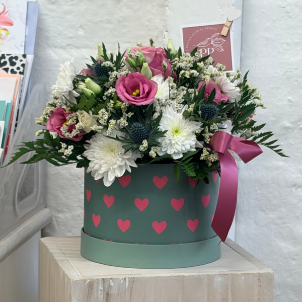 Sweetheart hat box arrangement