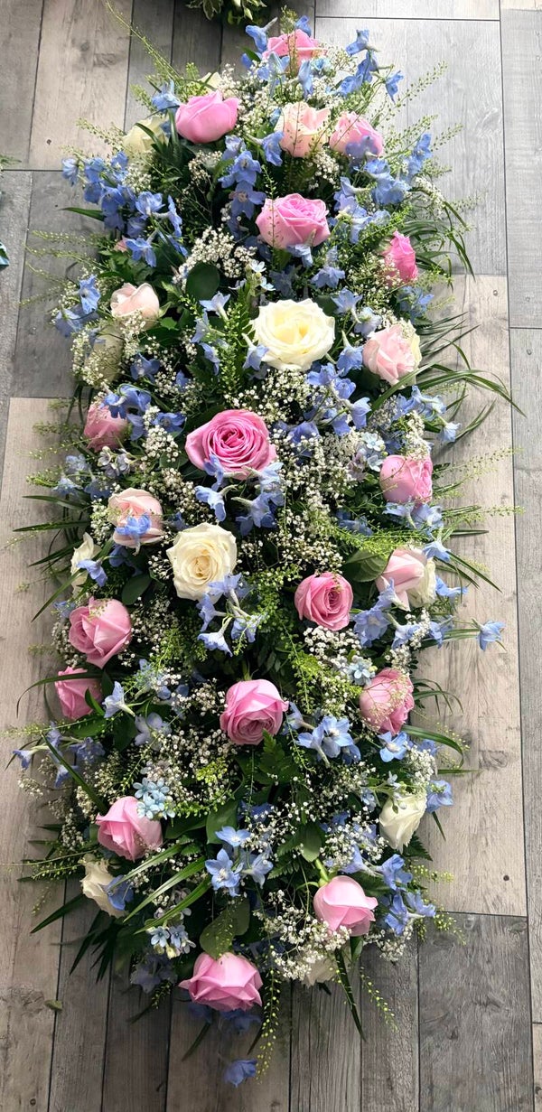 Double ended casket spray