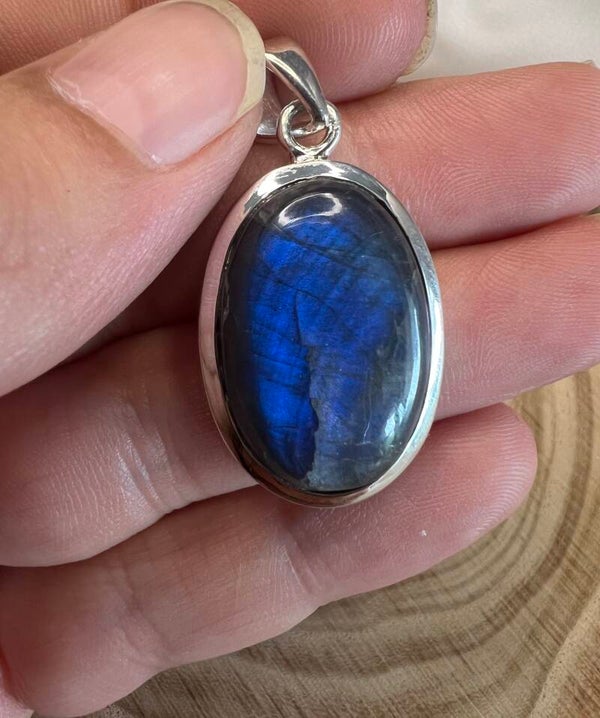 Labradorit in Fassung – Stein der Intuition