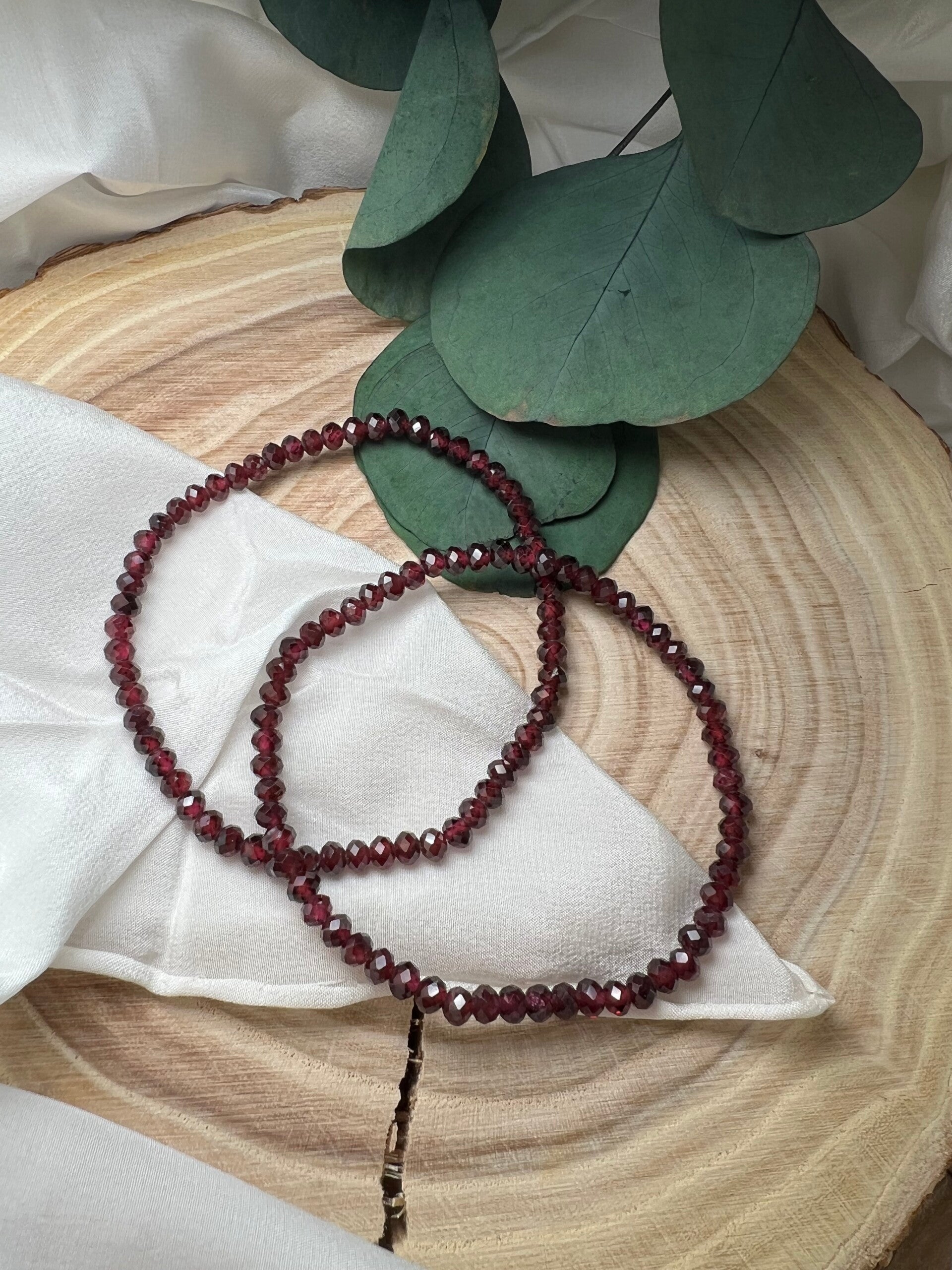 Granat · facettiert · Button-Form · 4 mm