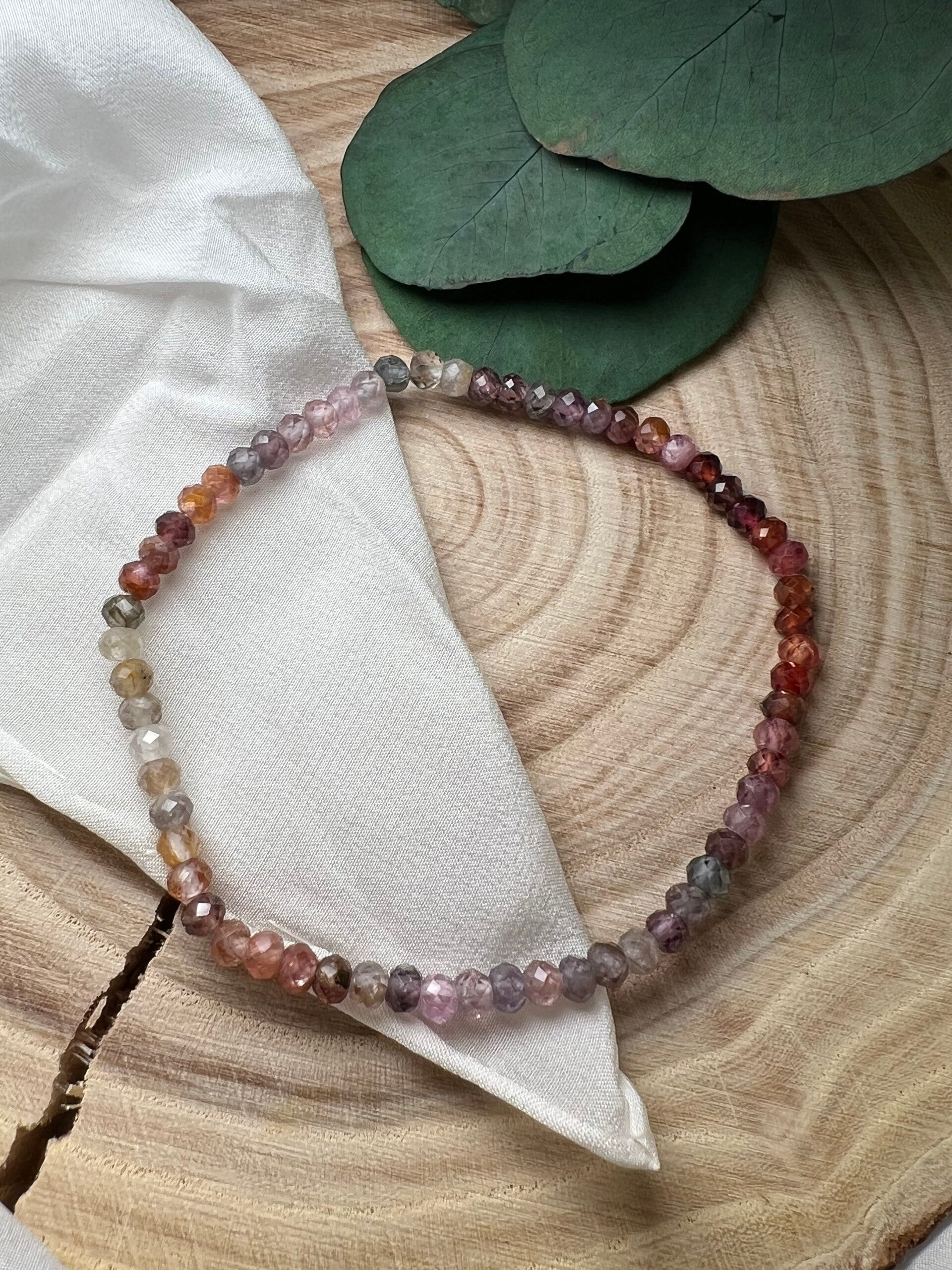 Spinell · facettiert · 4 mm