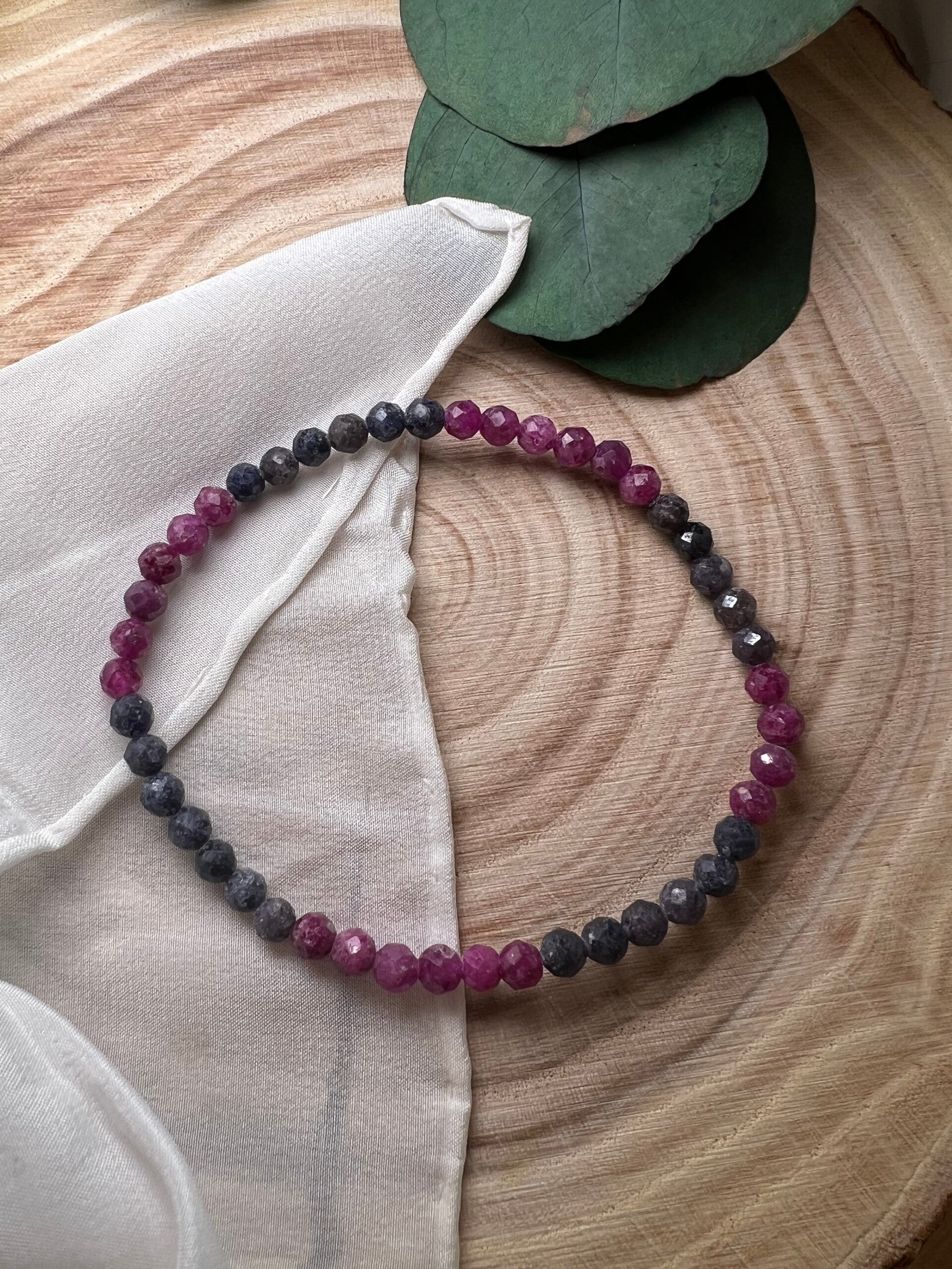 Korund · facettiert · 4 mm