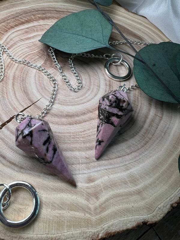 Rhodonit Pendel – Herzöffnung & innere Balance