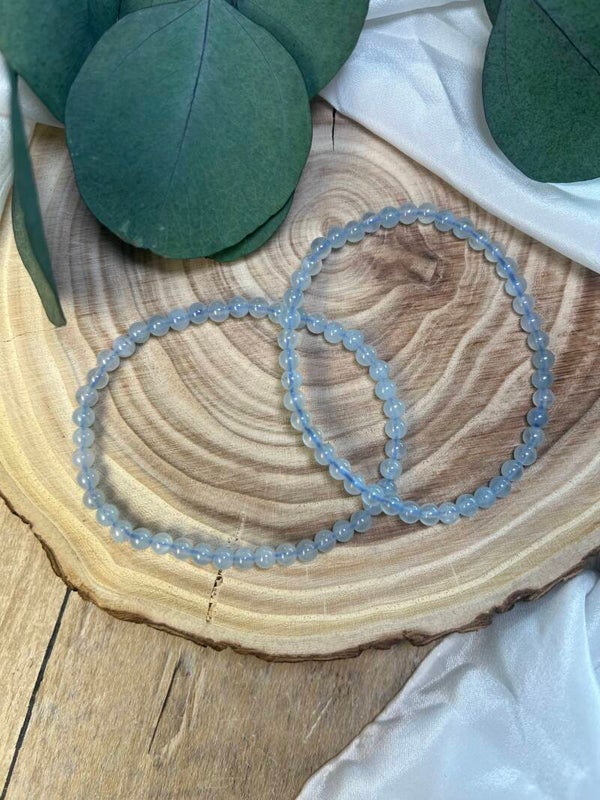 Aquamarin-Armband aus 4 mm Perlen