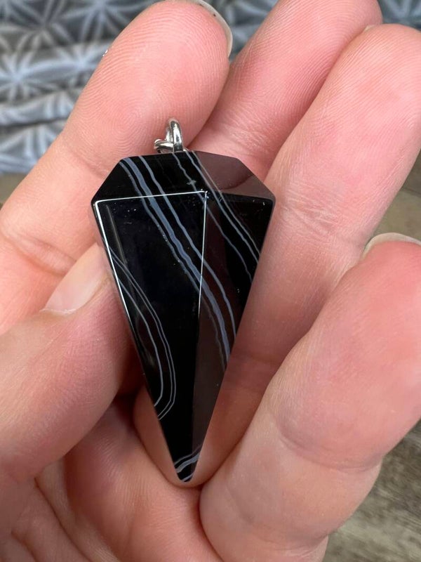 Schwarzes Achat-Pendel