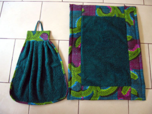 ENSEMBLE TAPIS DE BAIN ET ESSUIE MAIN NOYNA