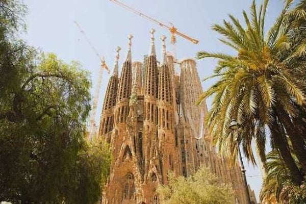 🇪🇸 DISCOVER BARCELONA IN THREE UNFORGETTABLE DAYS — FOR ONLY €5! ✨
