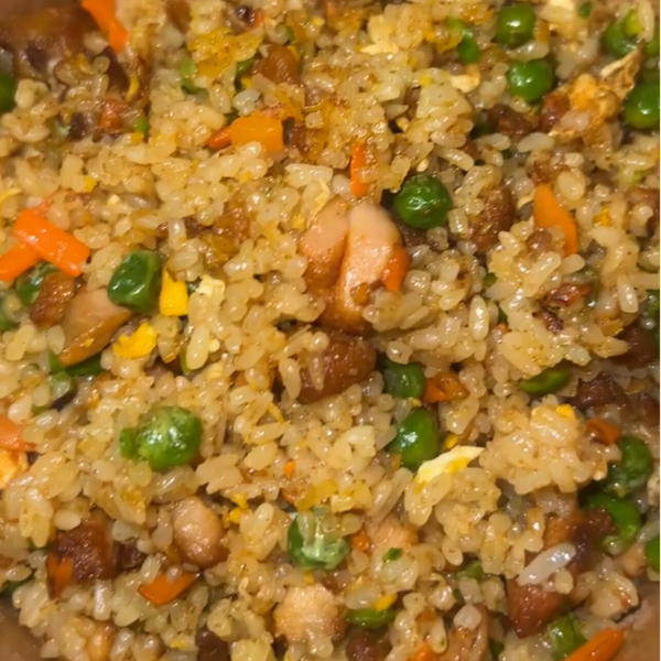 Bol de riz cantonais au poulet halal