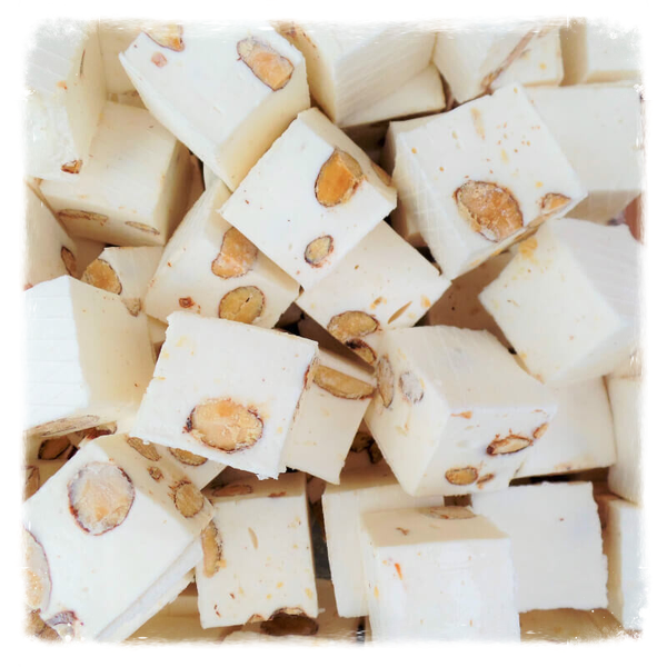 Nougat Amande petit cube