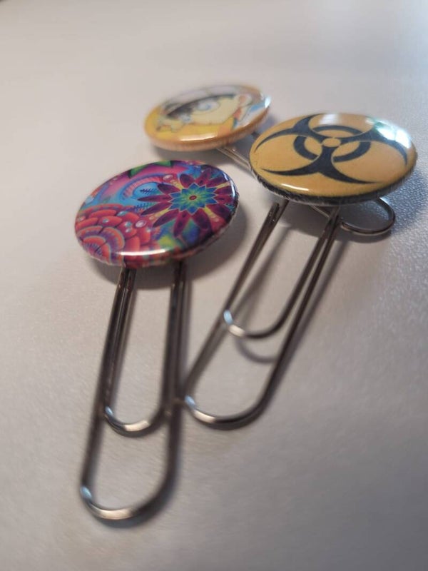 Büroklammer mit Pin
