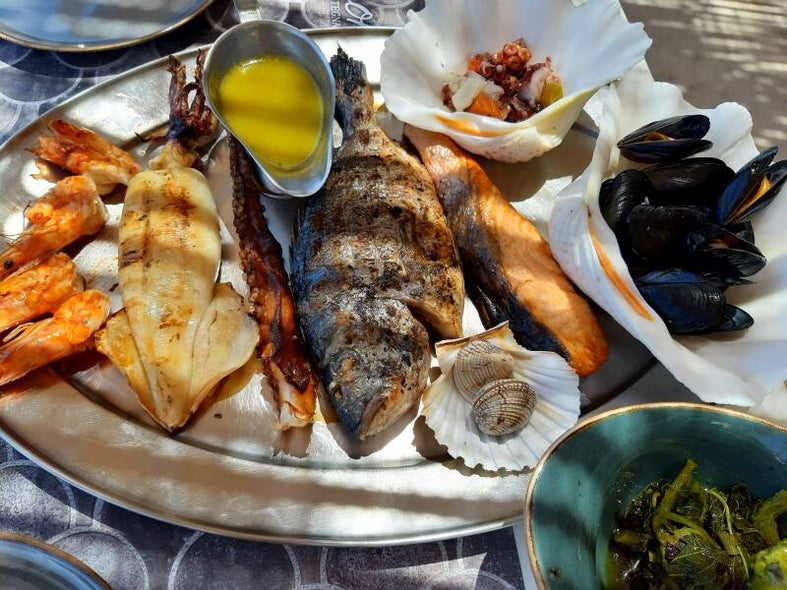 grigliata di pesce in grecia
