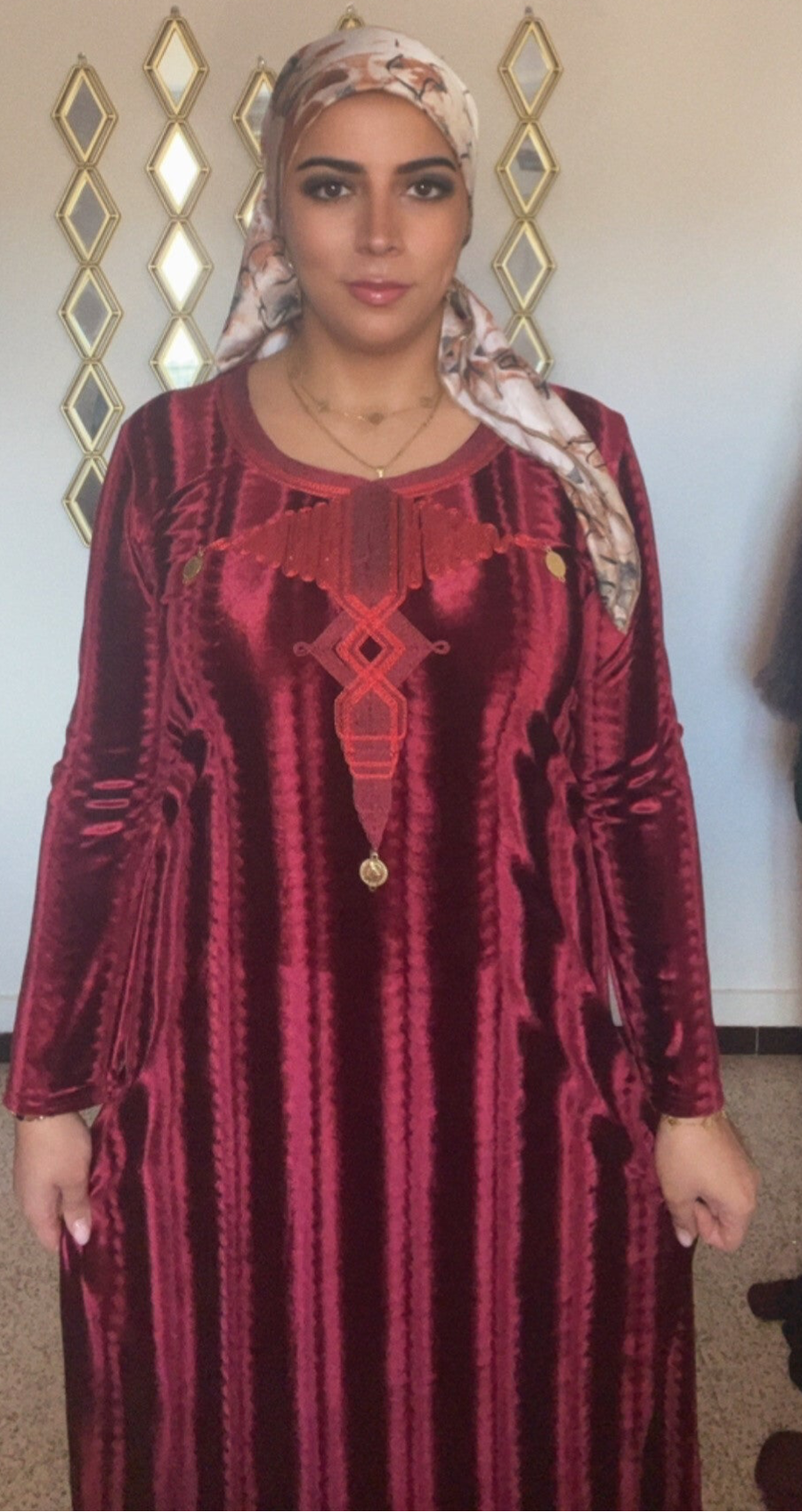 Robe velours brodé bordeau