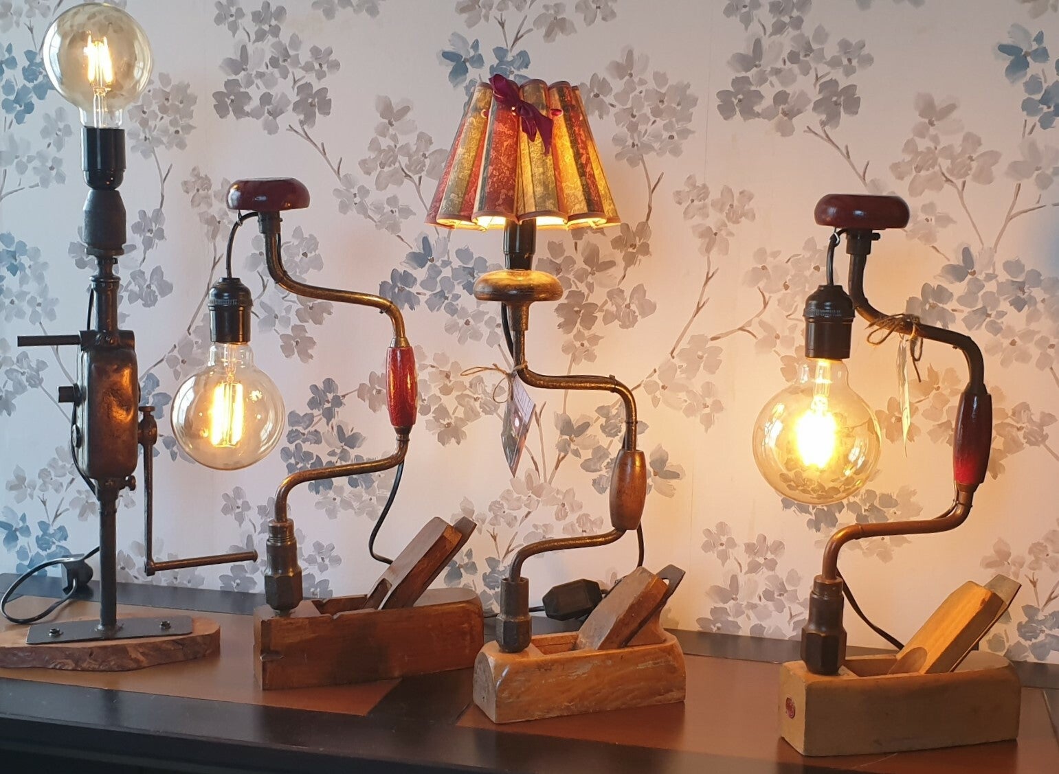 schaaf en handboor lamp