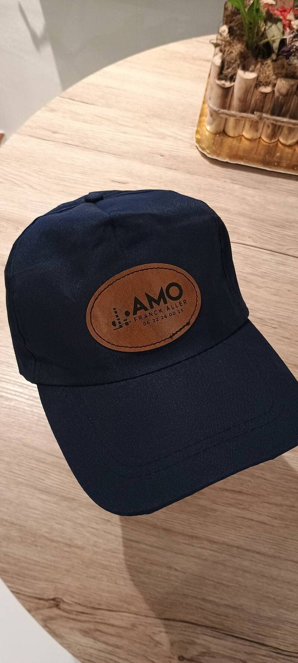 Casquette avec logo sur Patch Cuir pu