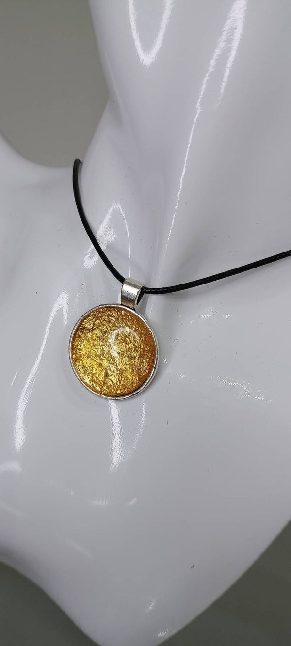 COLLIER MEDAILLON REFLETS D'OR 24 CARATS