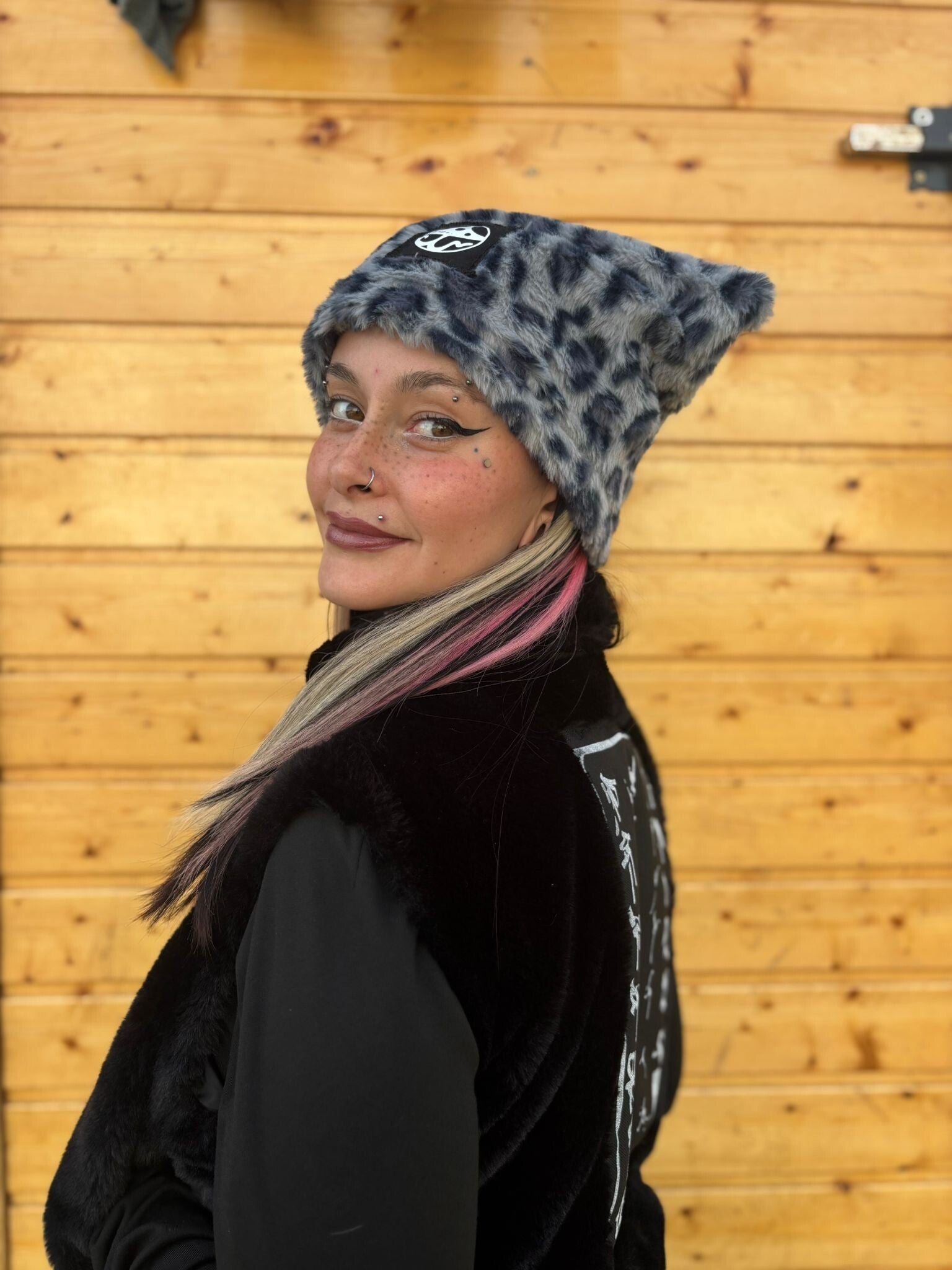 FluffyCatHat leogrey