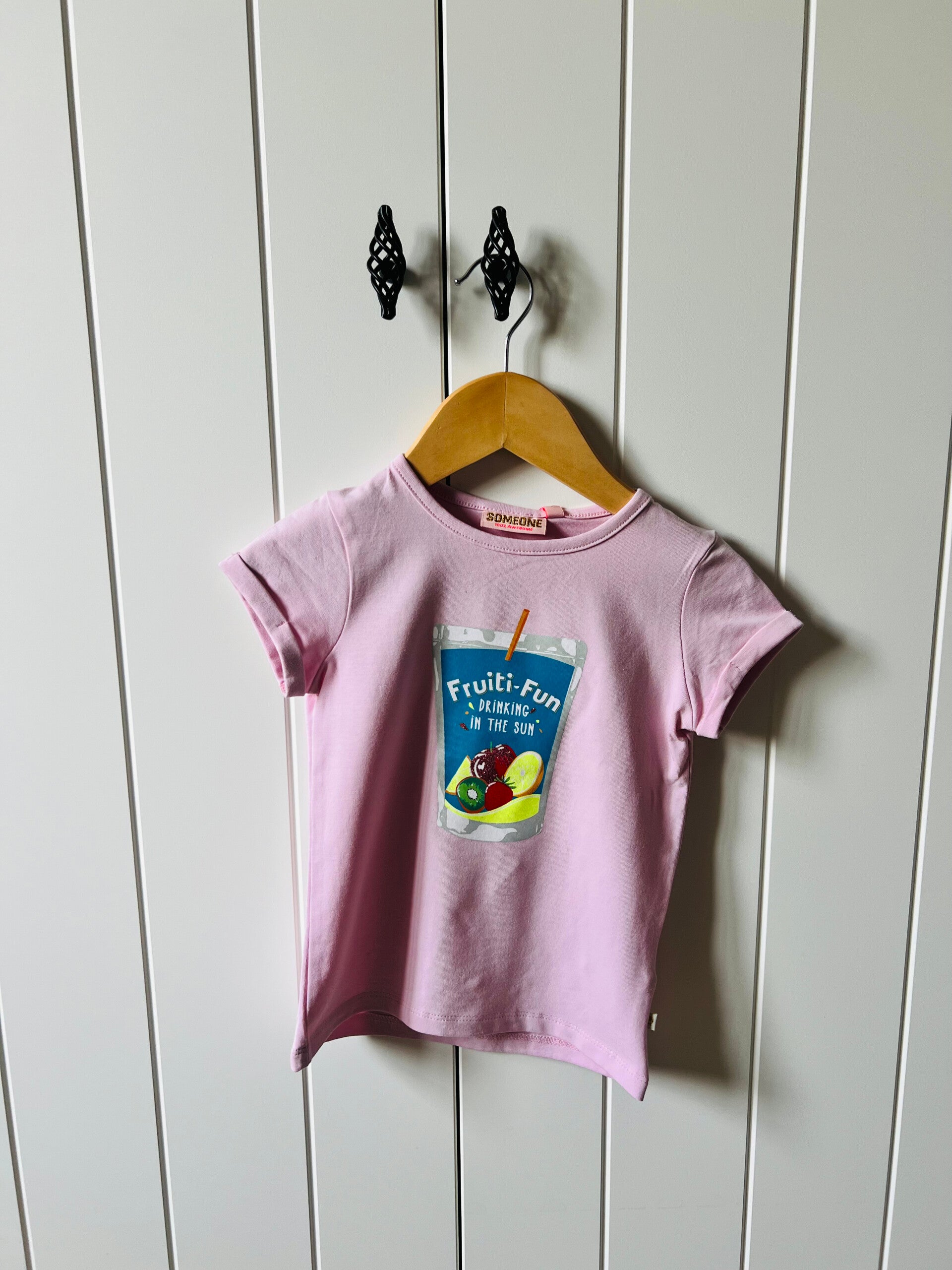 T-shirt Someone