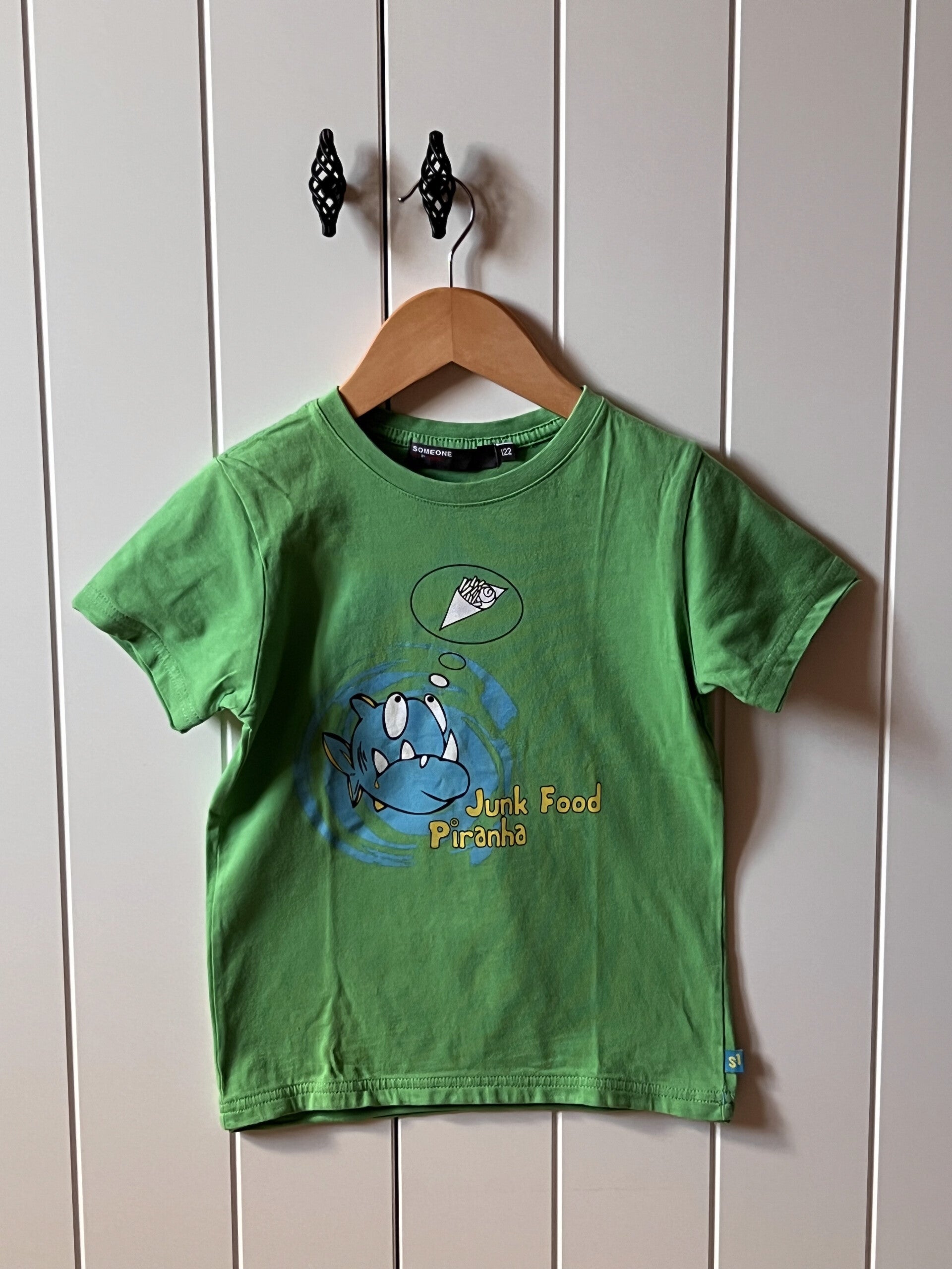 T-shirt Someone
