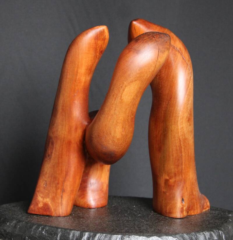 kers kersenhout sculptuur beeld beeldhouwwerk kunst houtkunst  3hoek kunstwerk hakken beeldhakken  vormgeven  kunstwerk organisch organischevorm
